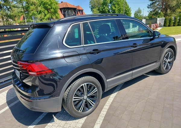 Volkswagen Tiguan cena 94900 przebieg: 102456, rok produkcji 2019 z Małogoszcz małe 106